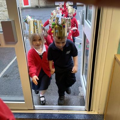Dia De Los Reyes Crown Making and Parade