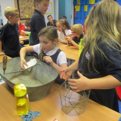 Handling farming artefacts